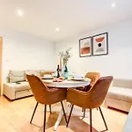 East London Tower Bridge Apartment