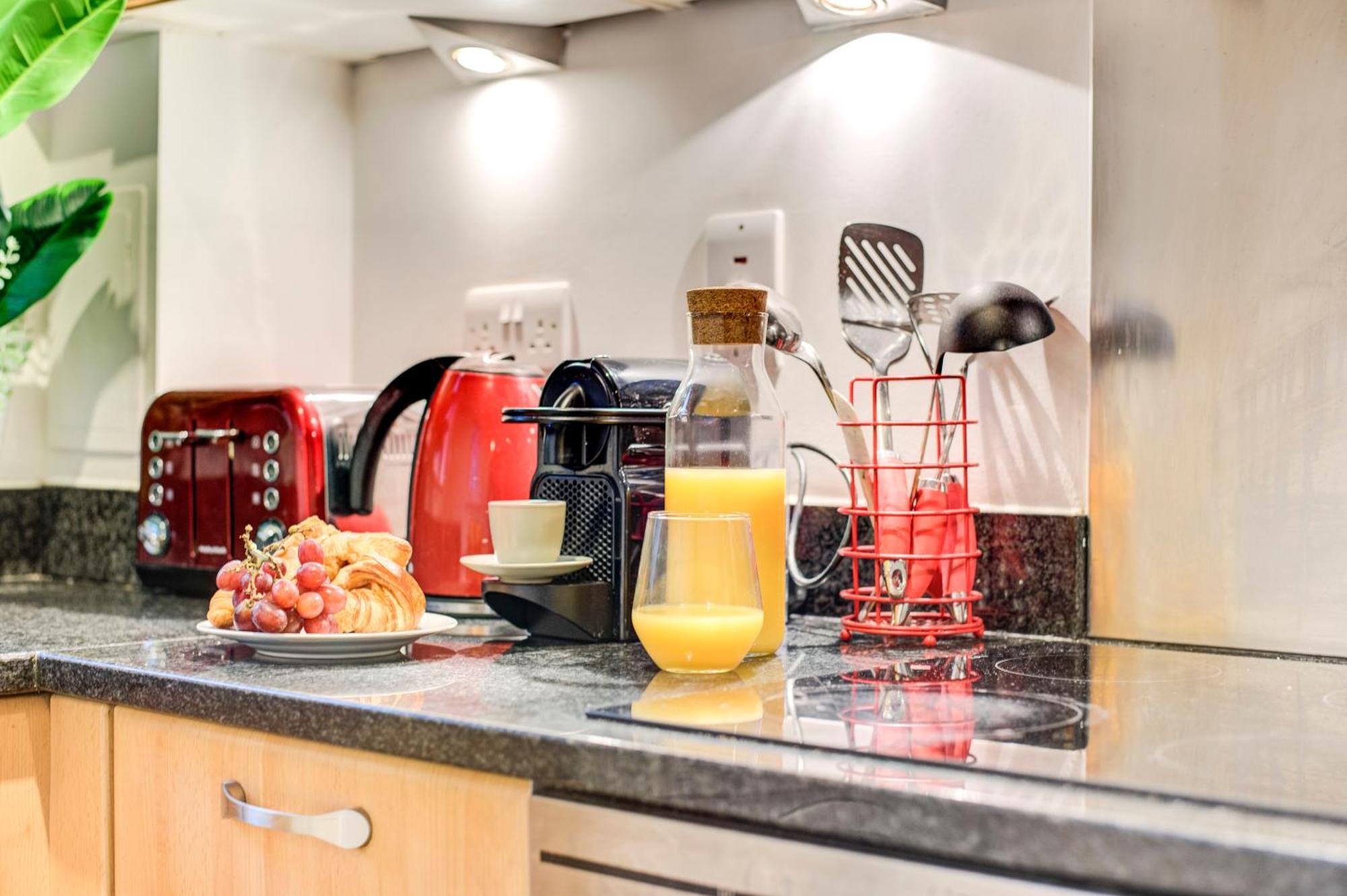 East Tower Bridge Apartment *