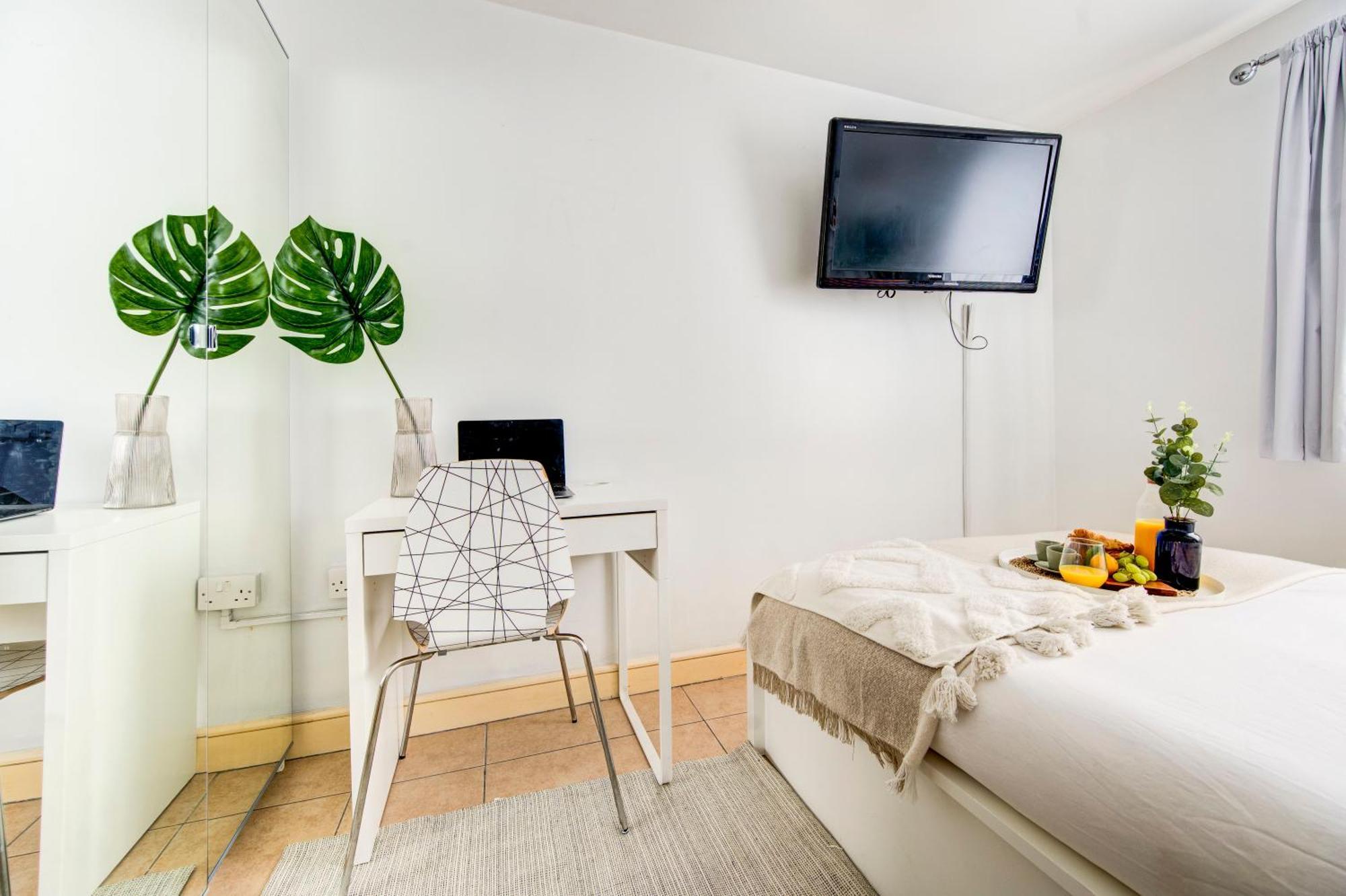 East Tower Bridge Apartment London